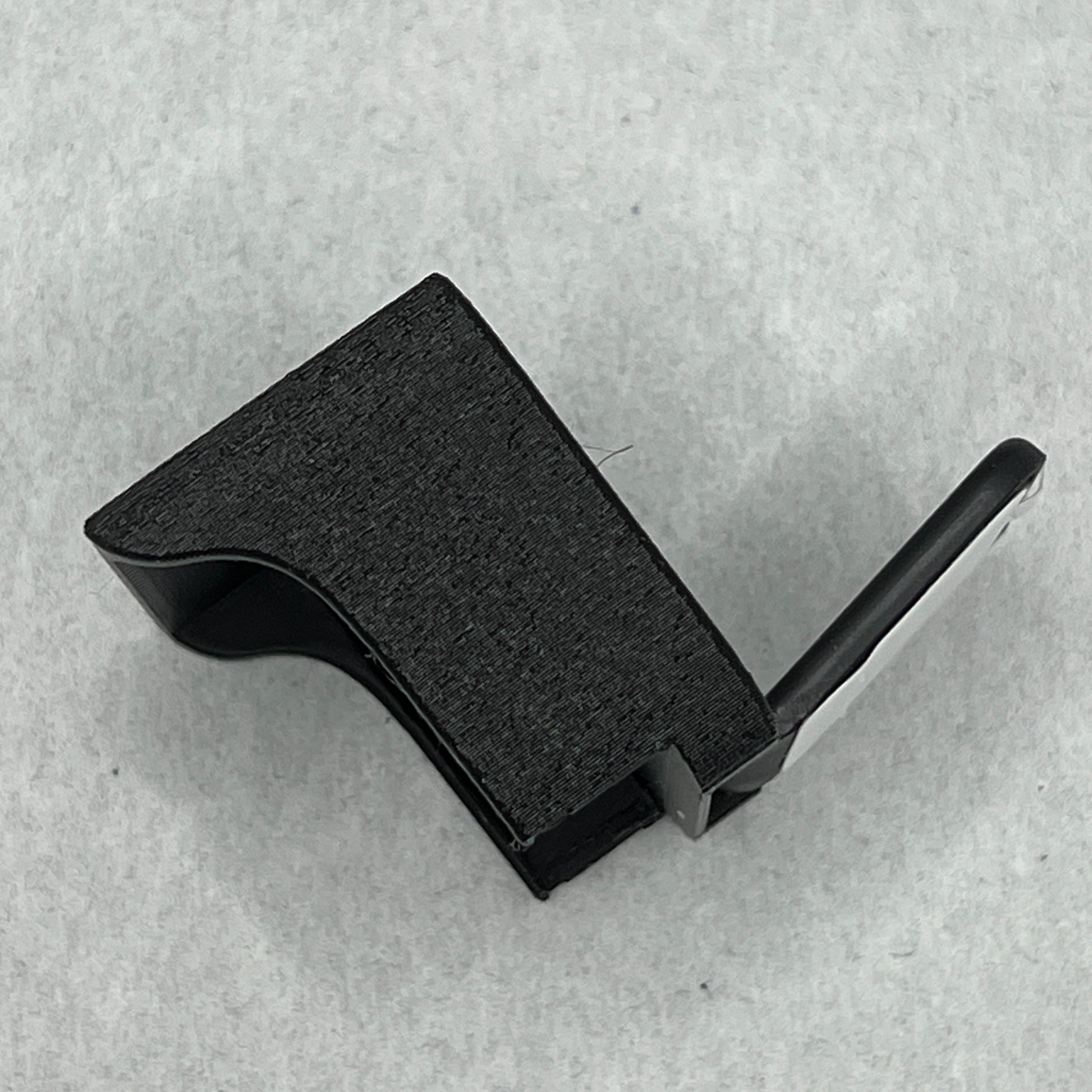 Saphe T holder med skygge